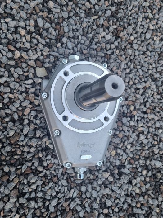 Multiplicator turati crapator spargator lemne cu pompa hidraulica