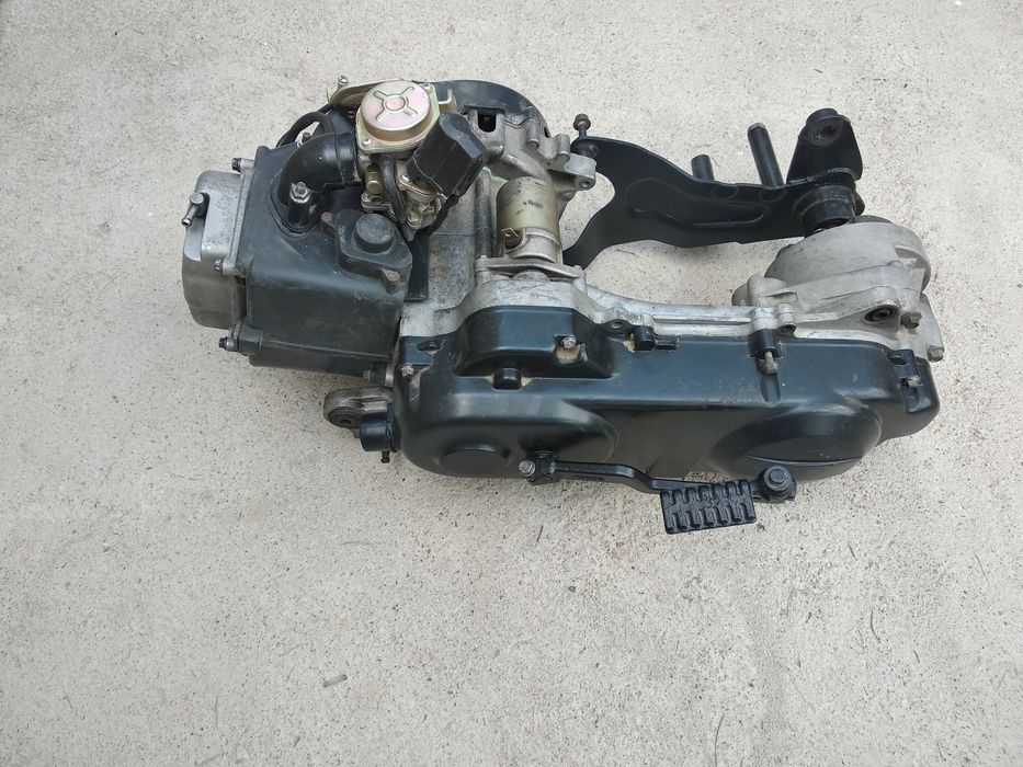 Продам матор на скутер 125 куб и80 куб на ходу колеса 10 размер 12 раз