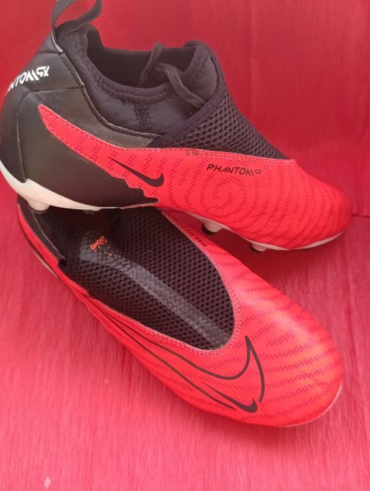 Бутонки Adidas Predator/36 и Nike Phantom/38