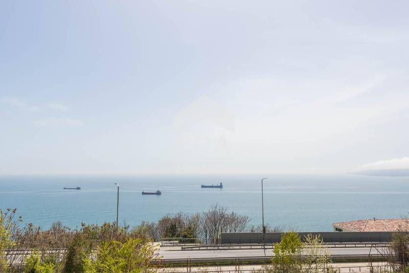 Двуетажна новопостроена къща за продажба, с перфектен достъп и директн