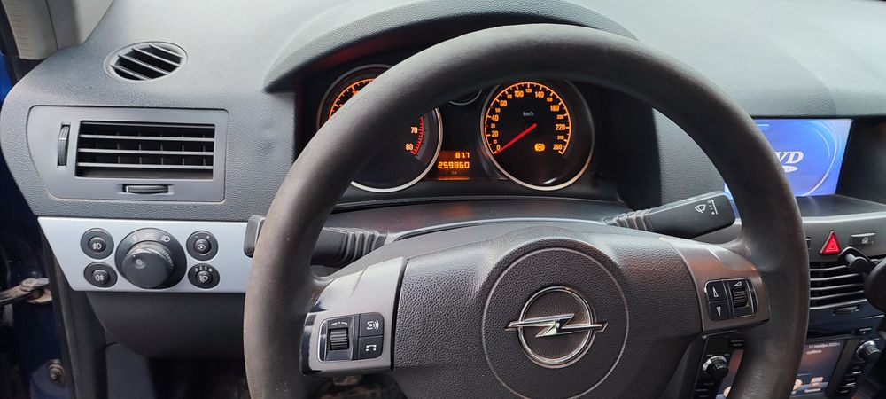 Продам Opel Astra H