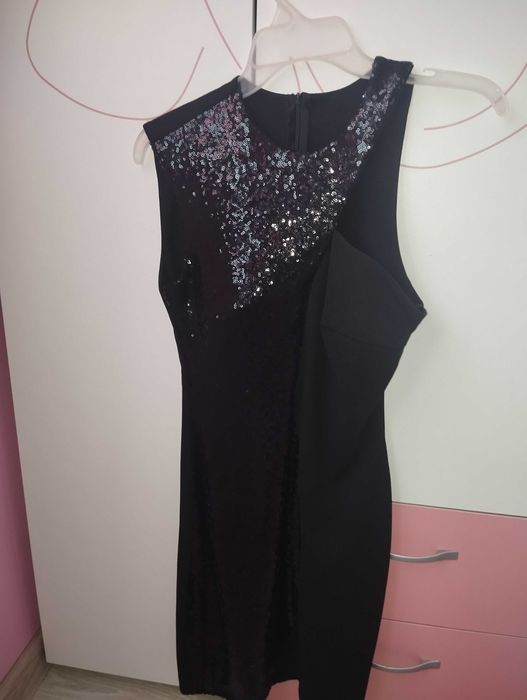 Дамска черна рокля с пайети