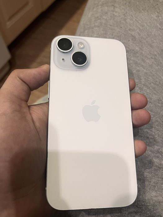 Продам айфон 15 на 128 гб