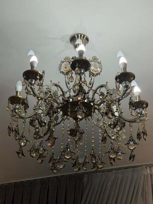 Продам люстру срочно