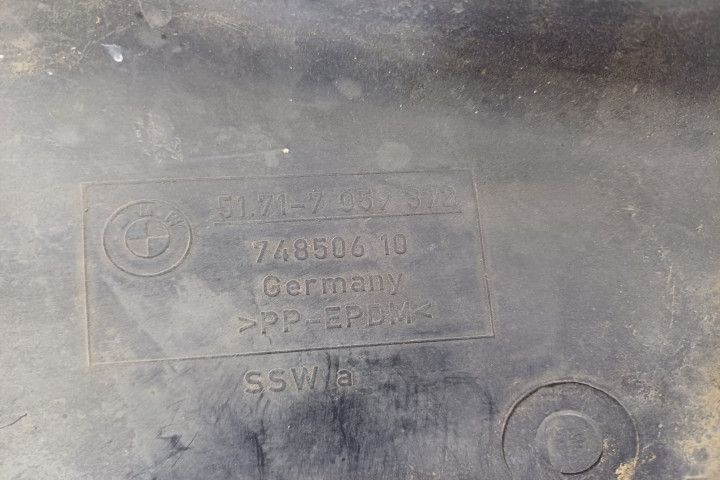 Carenaj roata fata dreapta 51717059372 BMW Seria 1 E87 (2004 - 2007)