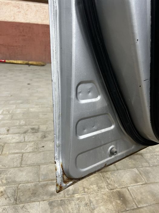 Водительская дверь Toyota Corolla E150 с деффектом