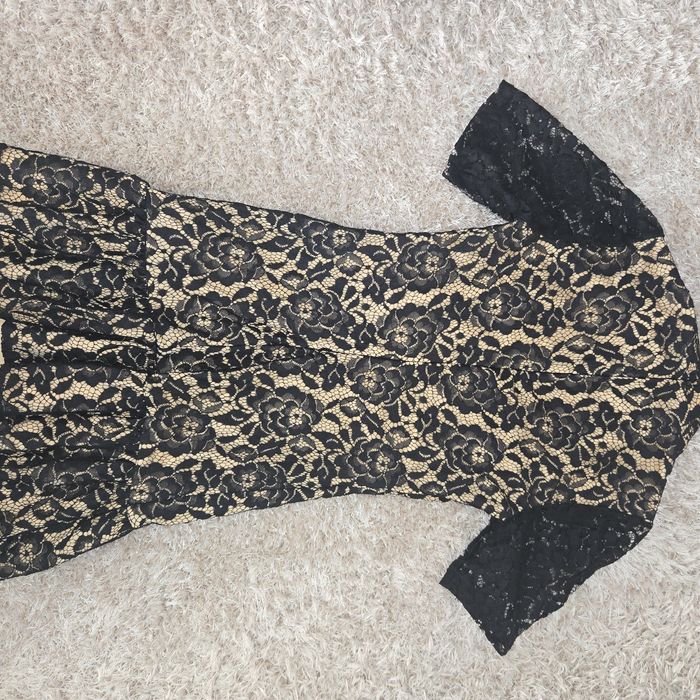 Дантелена рокля размер 38