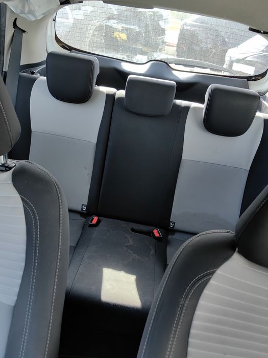 Седалки / Салон за Toyota Yaris  / Тойота Ярис 2019г