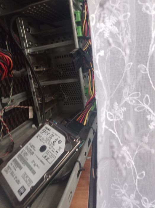 Компьютер б/у с кабелем для заряда