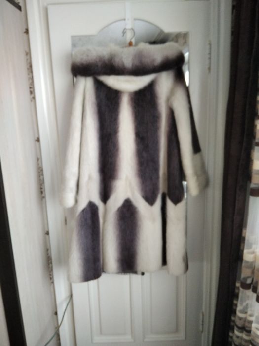 Продам шубу из нутрии размер 52-54
