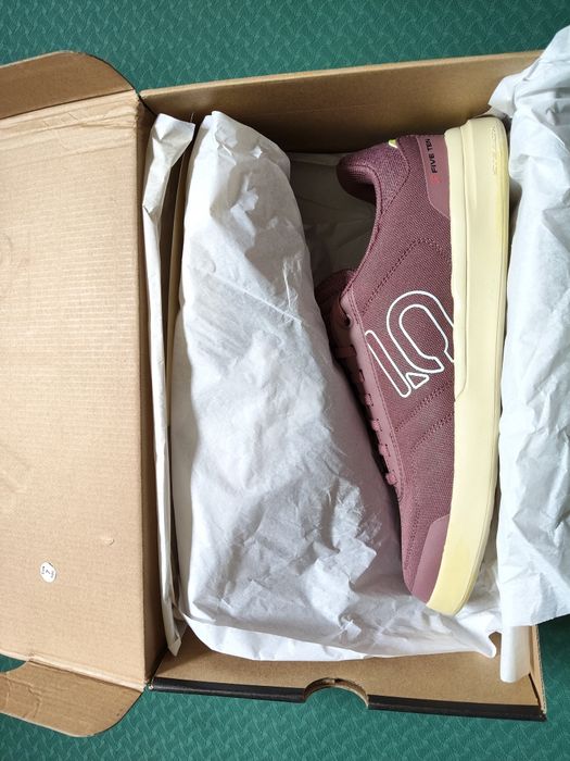 Adidas 5/10 Sleuth DLX Canvas W 43 номер, Нови