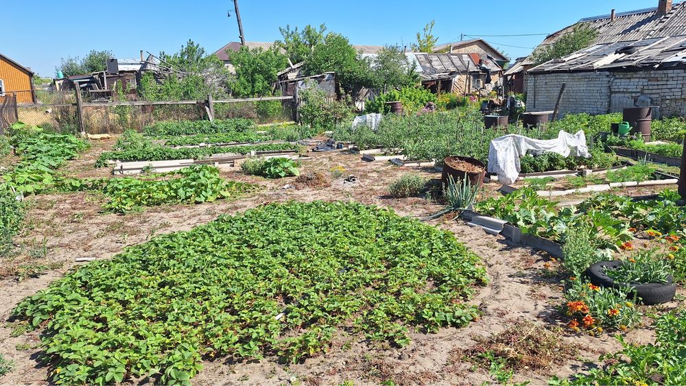 Продам дом,четыре комнаты .