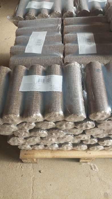 Comercializam brichete din rumegus