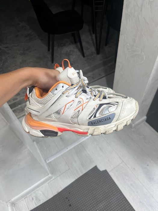 Balenciaga track 1