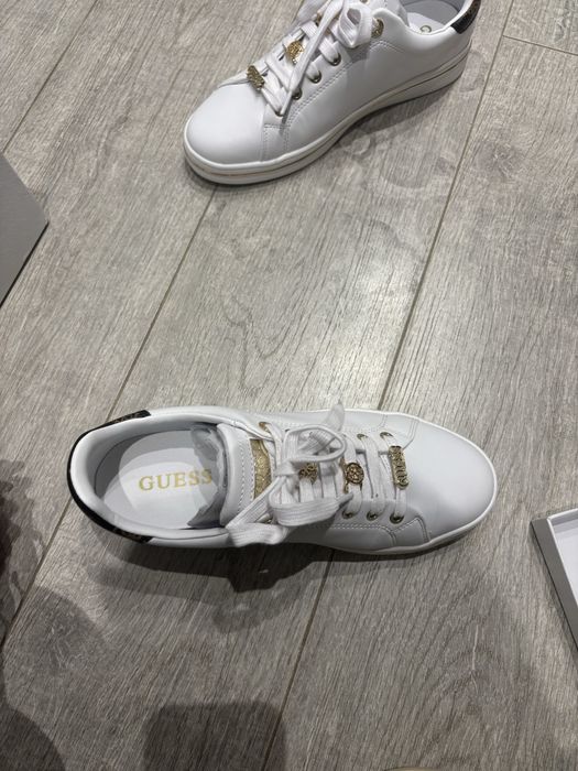 Маратонки Guess 41номер