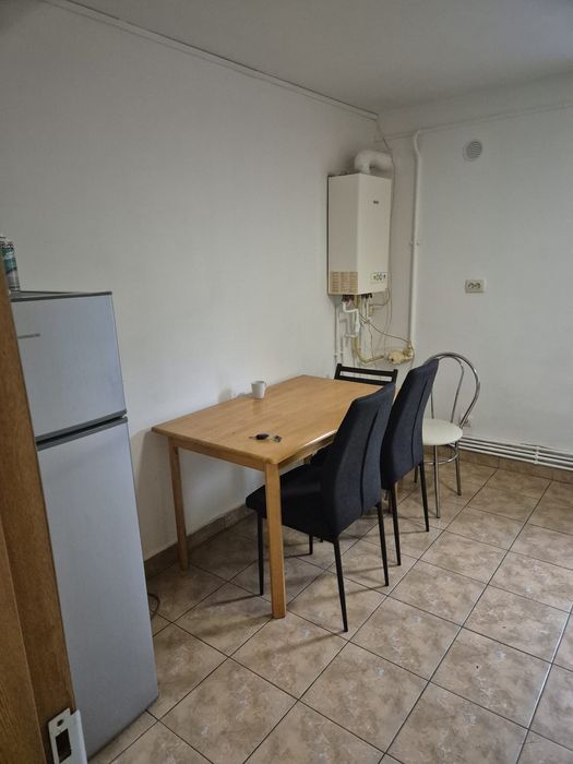 Închiriez apartament cu 2 camere  ultracentral pe mal lângă OMV