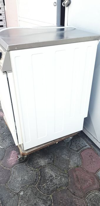 Uscator profesional Miele