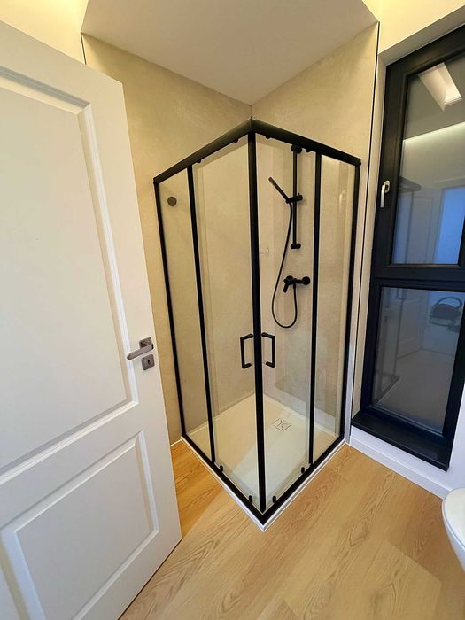Închiriez apartament 2 camere, central, ultramodern, bloc nou 2026, prima închiriere, loc parcare inclus