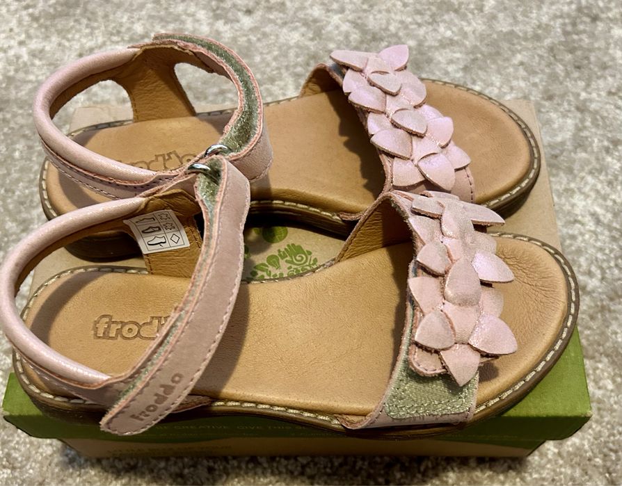 Vand sandale Froddo noi marimea 30