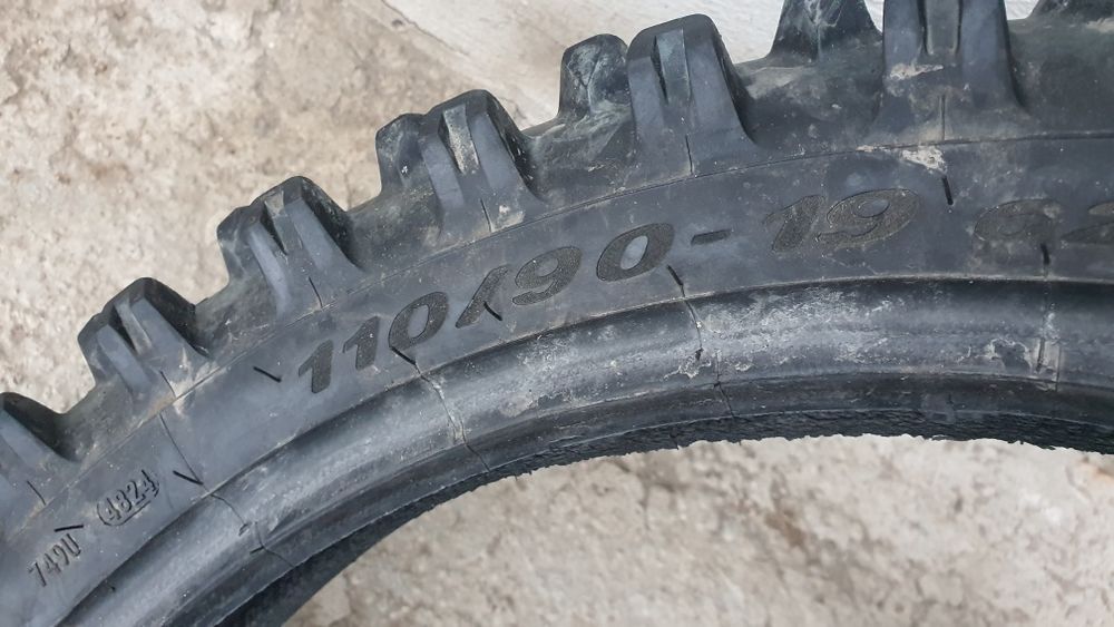 110 90 19 Pirelli + camera aer cadou