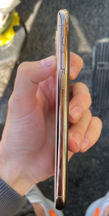 Продается iPhone 11 pro 256