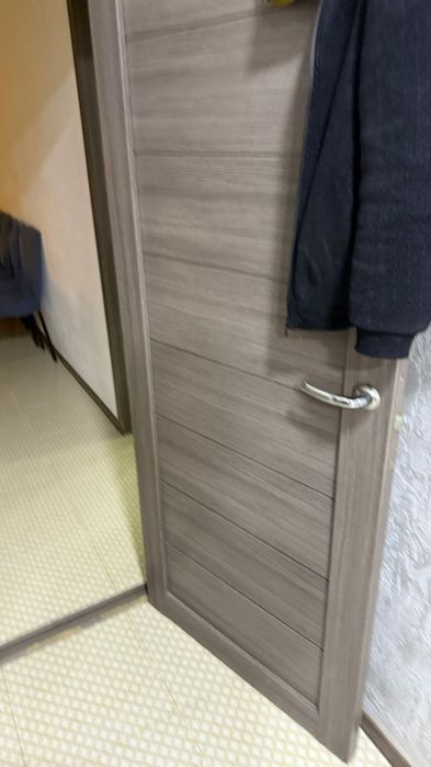 Продается двери коричнево цвета