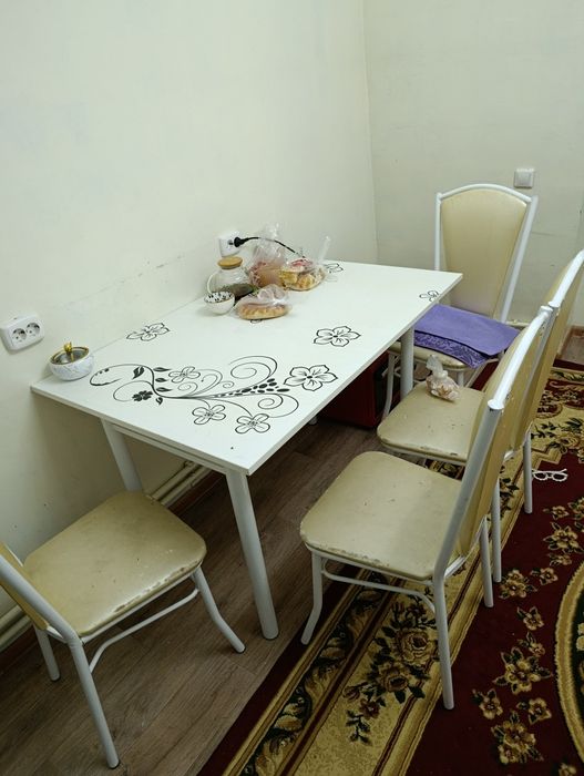 Кухонный стол стулья