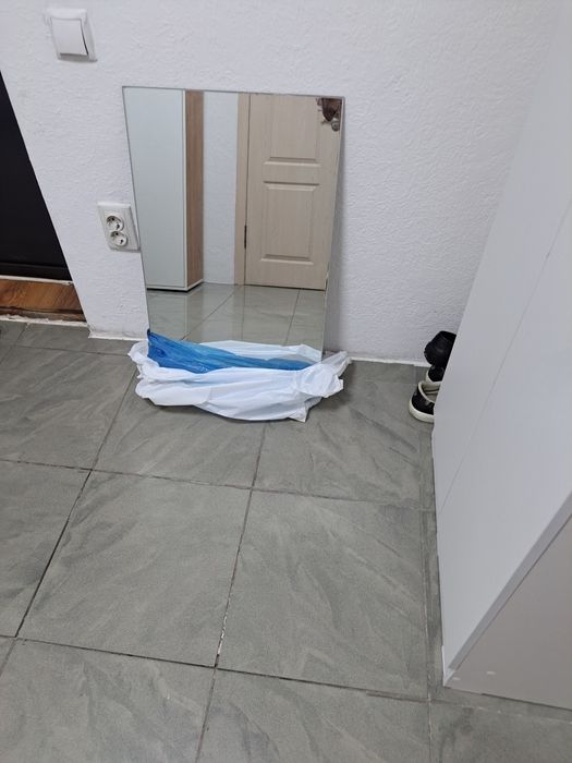 Зеркало без рамы