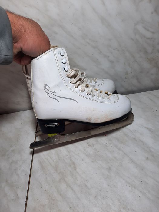 Patine gheata 183 patinaj artistic Bladerunner marime eu 35 ( 22,5 cm)