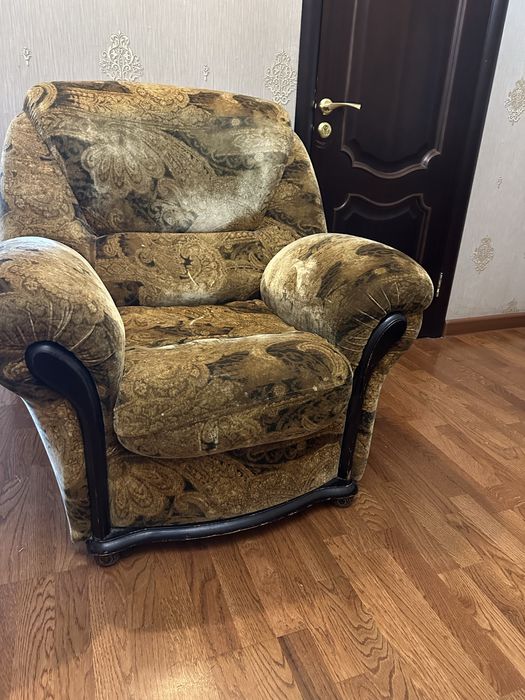 Срочно продам б/у мягкий уголок