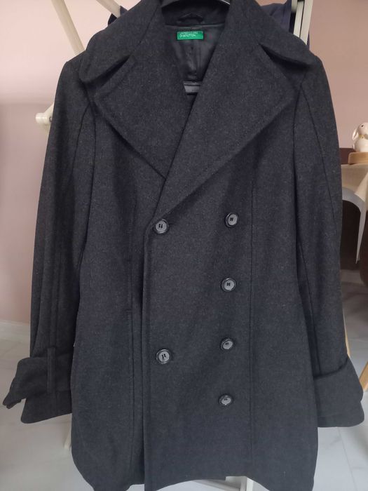 Продавам палто BENETTON.