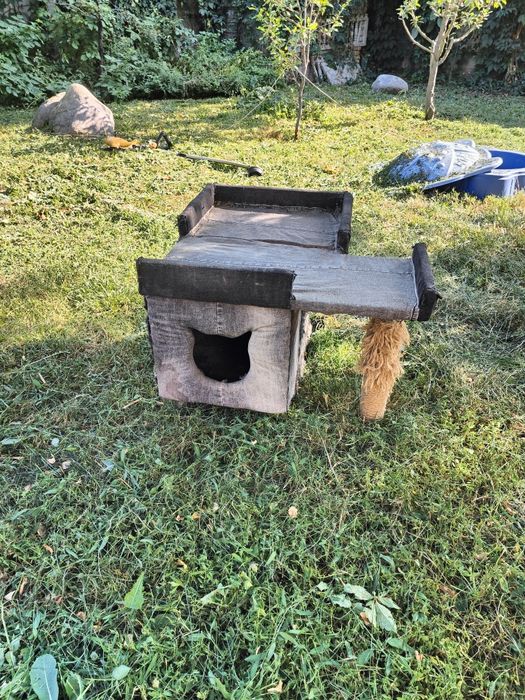 Домик для кошки продам
