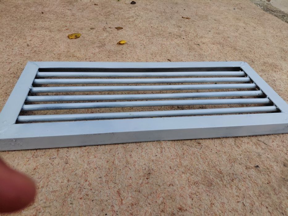 Vănd trepte metalice