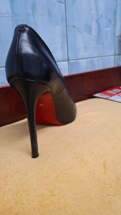 Pantofi Cristiano Louboutin