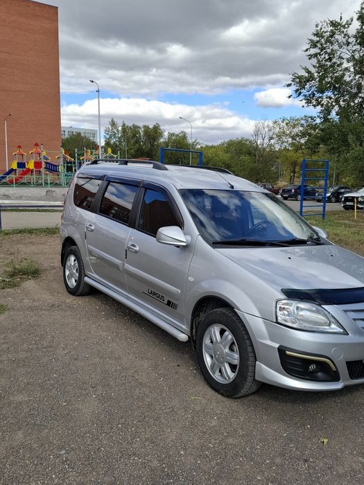 LADA LARGUS 2015 года