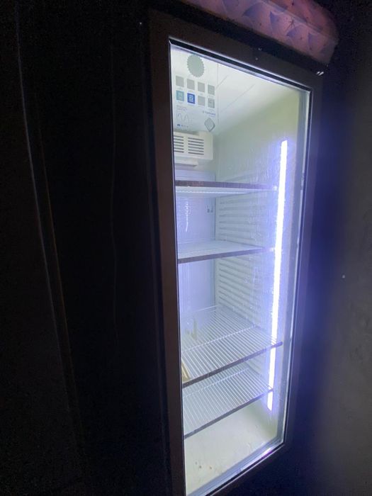 Ветринный холодильник