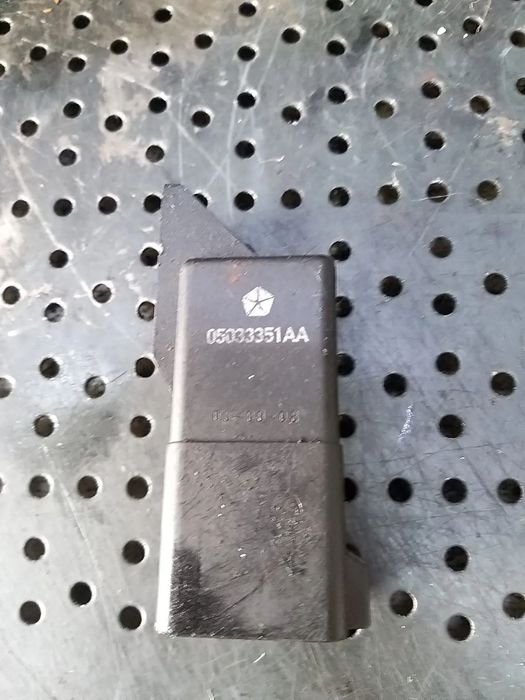 Releu bujii 2.0 crd dodge journey 0281003040 05033351aa