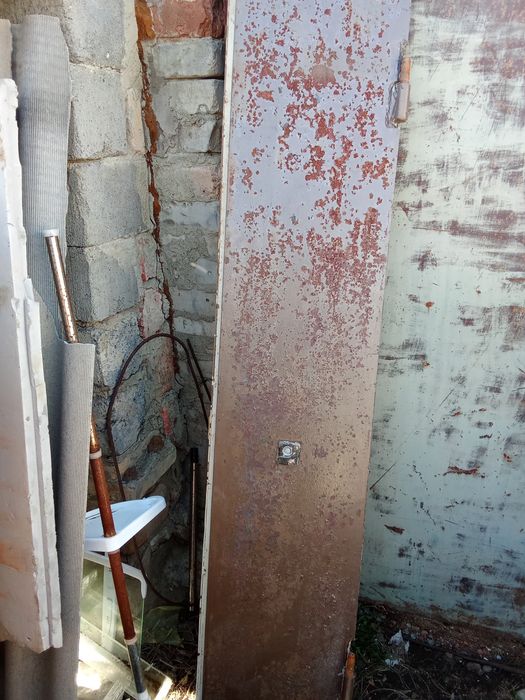 Подьездные двухстворчатые двери