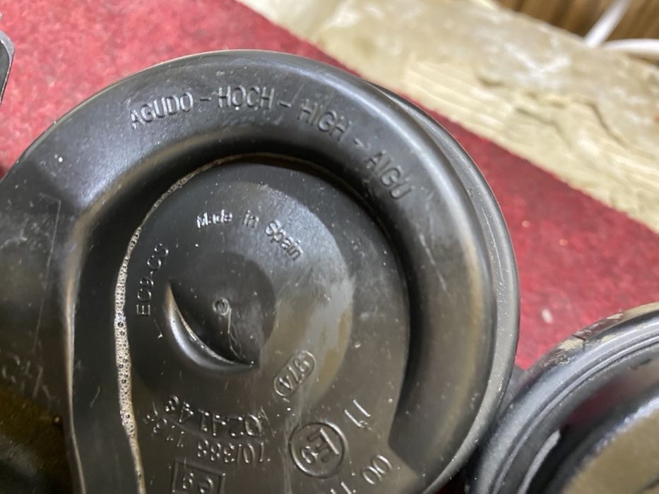 Клаксони клаксон Сирена сирени тромба Audi Vw Ауди a3 A4 A5 A6 Q5