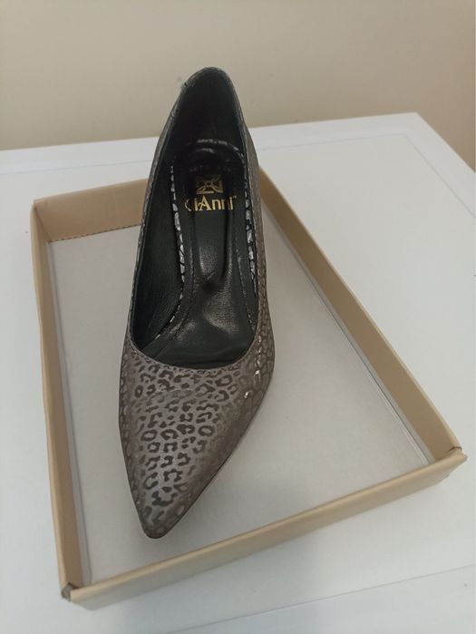 Дамски обувки с ток Gianni
