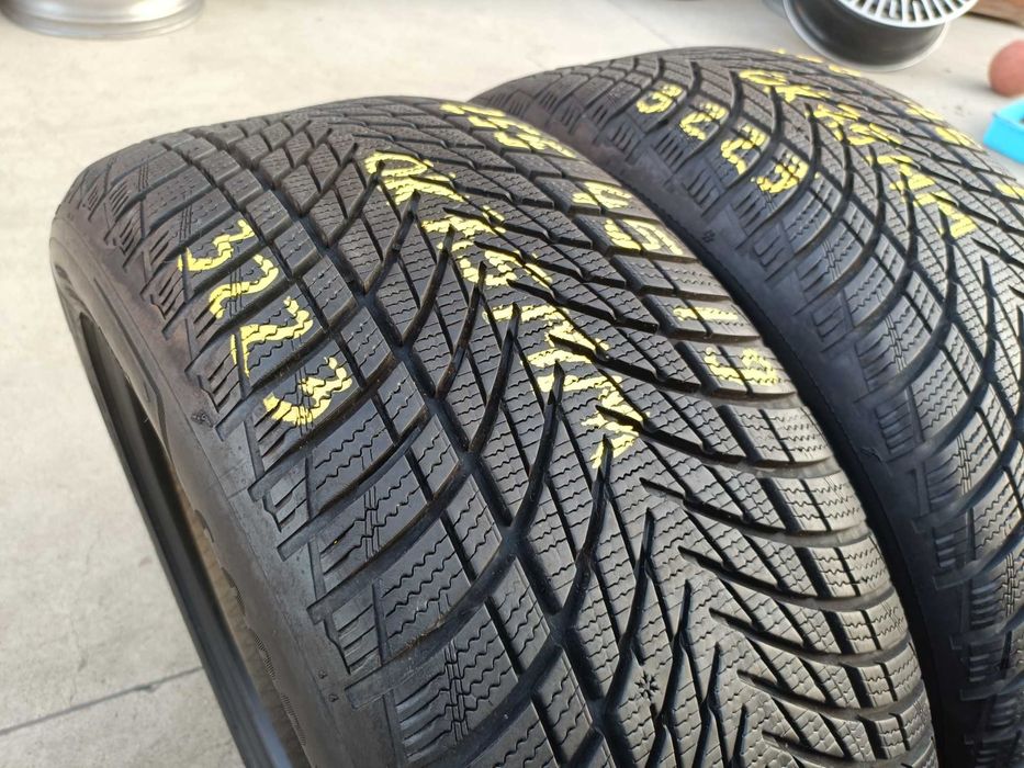 Set 4 anvelope iarna 255 45 19 Goodyear UltraGrip Performance 3 cu 7,5 mm dot 3223