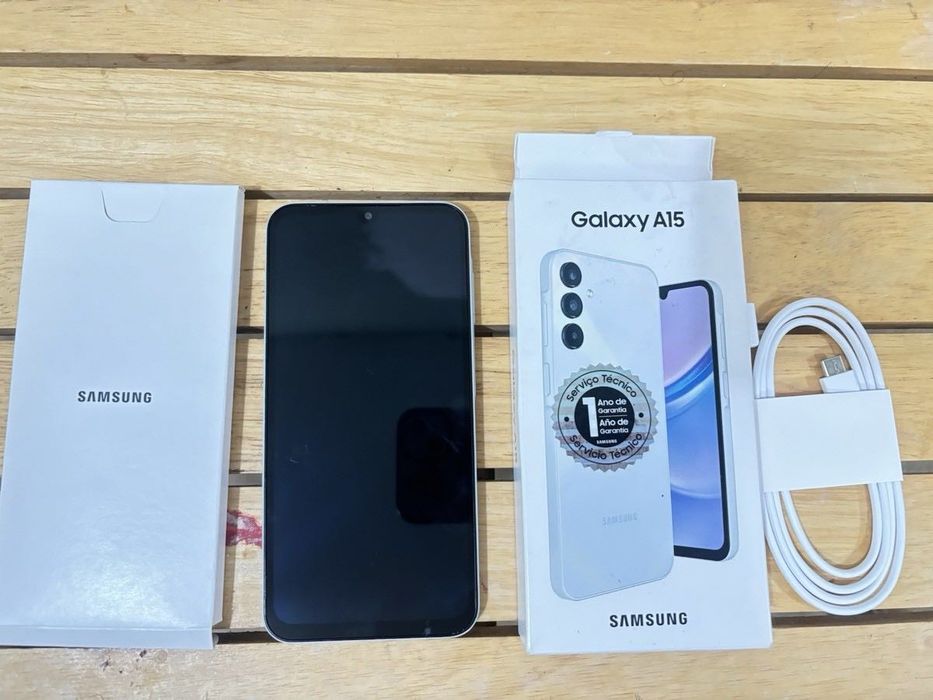 НОВ Смартфон Samsung Galaxy A15 5G Cream + оригинален калъф и зарядно