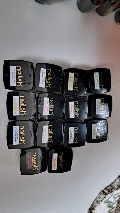 Vând !produse pentru unghii!