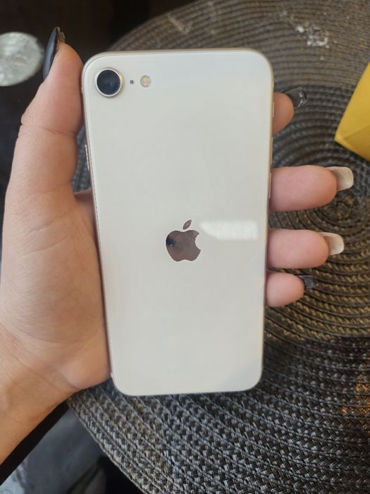 Продавам iPhone 8s
