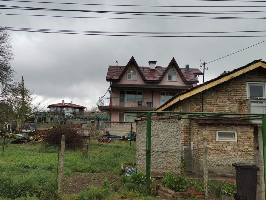 Направа на нови покриви.
Изграждане на нова дървена конструкция.
Изгра