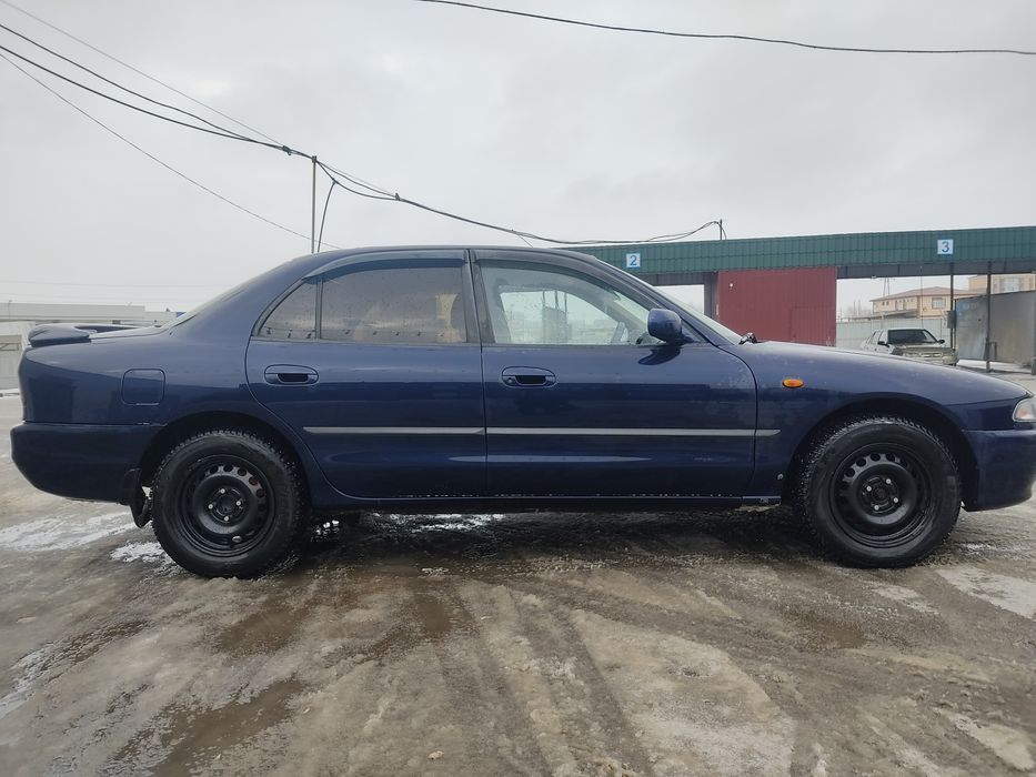 Продам Митцубиси галант 1995года