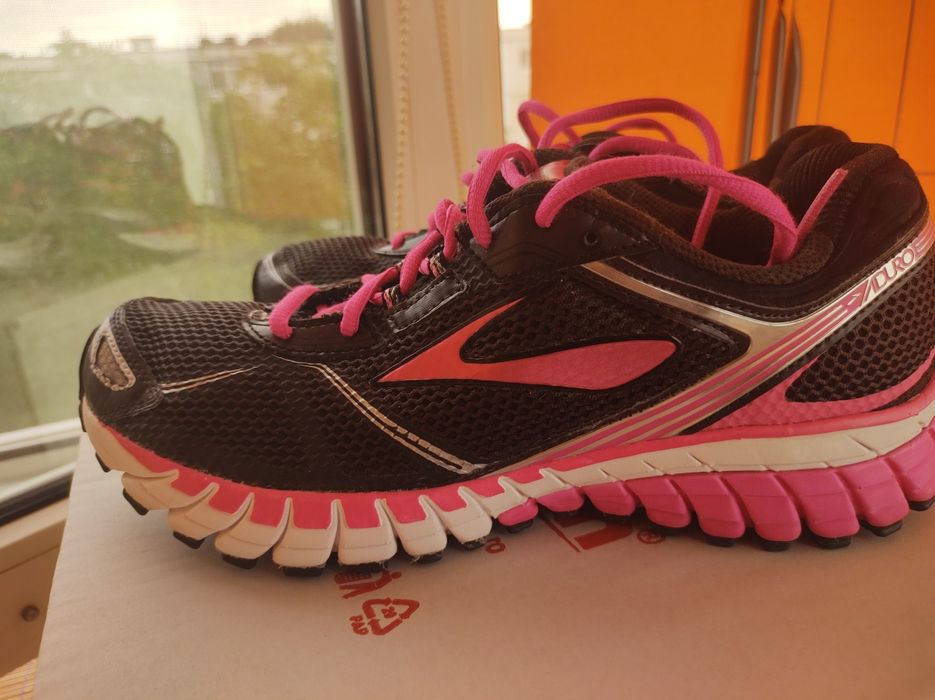 Adidasi Brooks Aduro