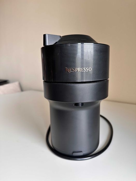 Кафемашина Nespresso Vertuo Pop, перфектно състояние
