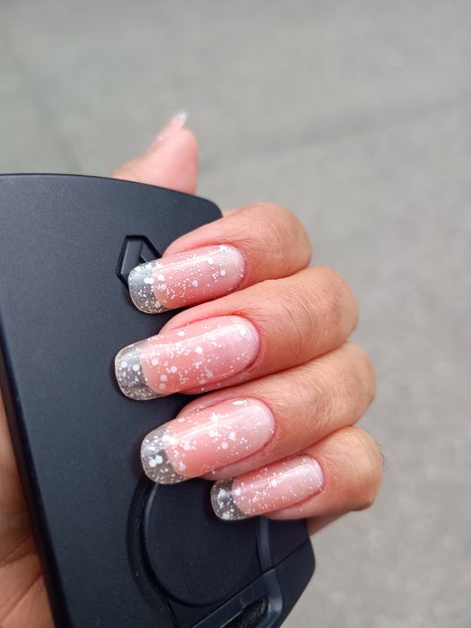 Manichiura - pedichiura Unghii cu gel, polygel sau oja semipermanenta