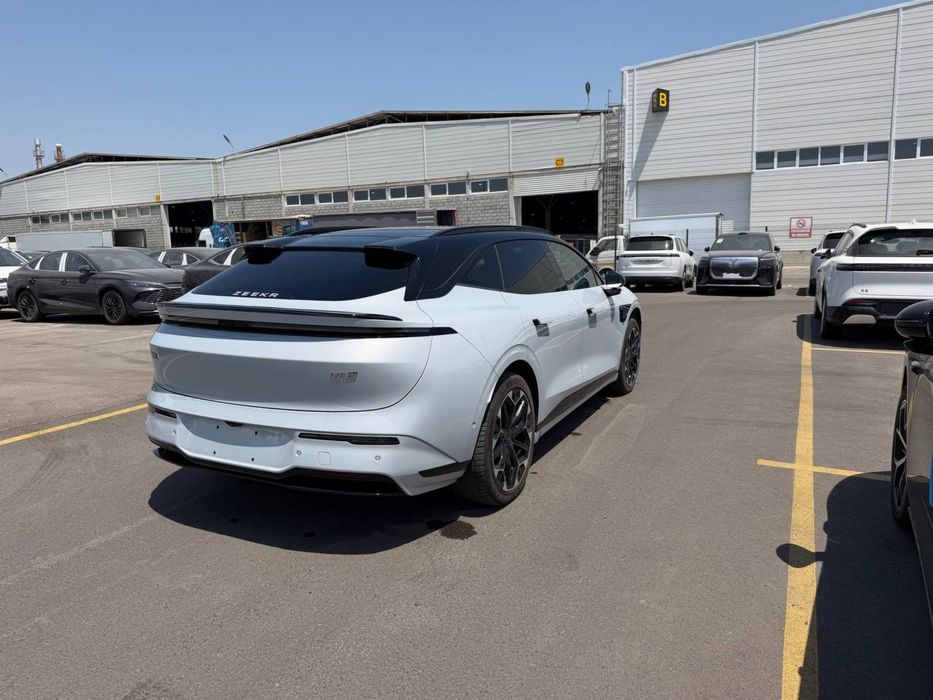 Зикр 007Gt AWD сотилади